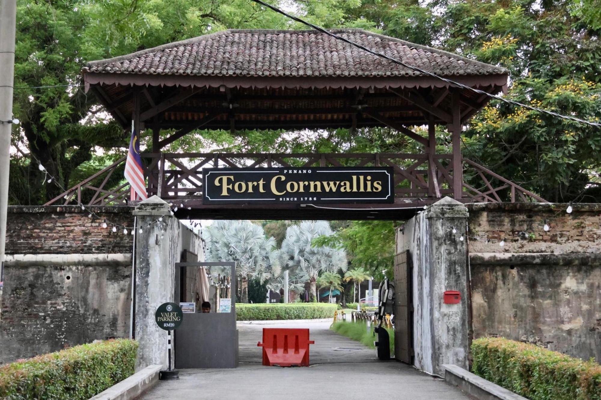 The Georgetown Green Gates Екстериор снимка